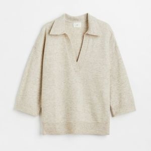 Soft v-neck sand/cream sweater, NWT